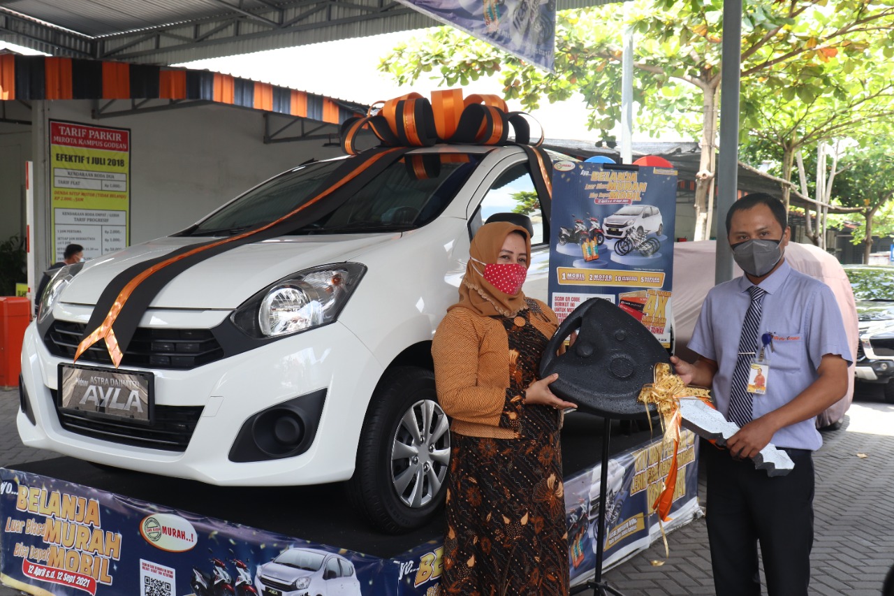 Penyerahan Grand Prize Mobil Program BLBMBDM